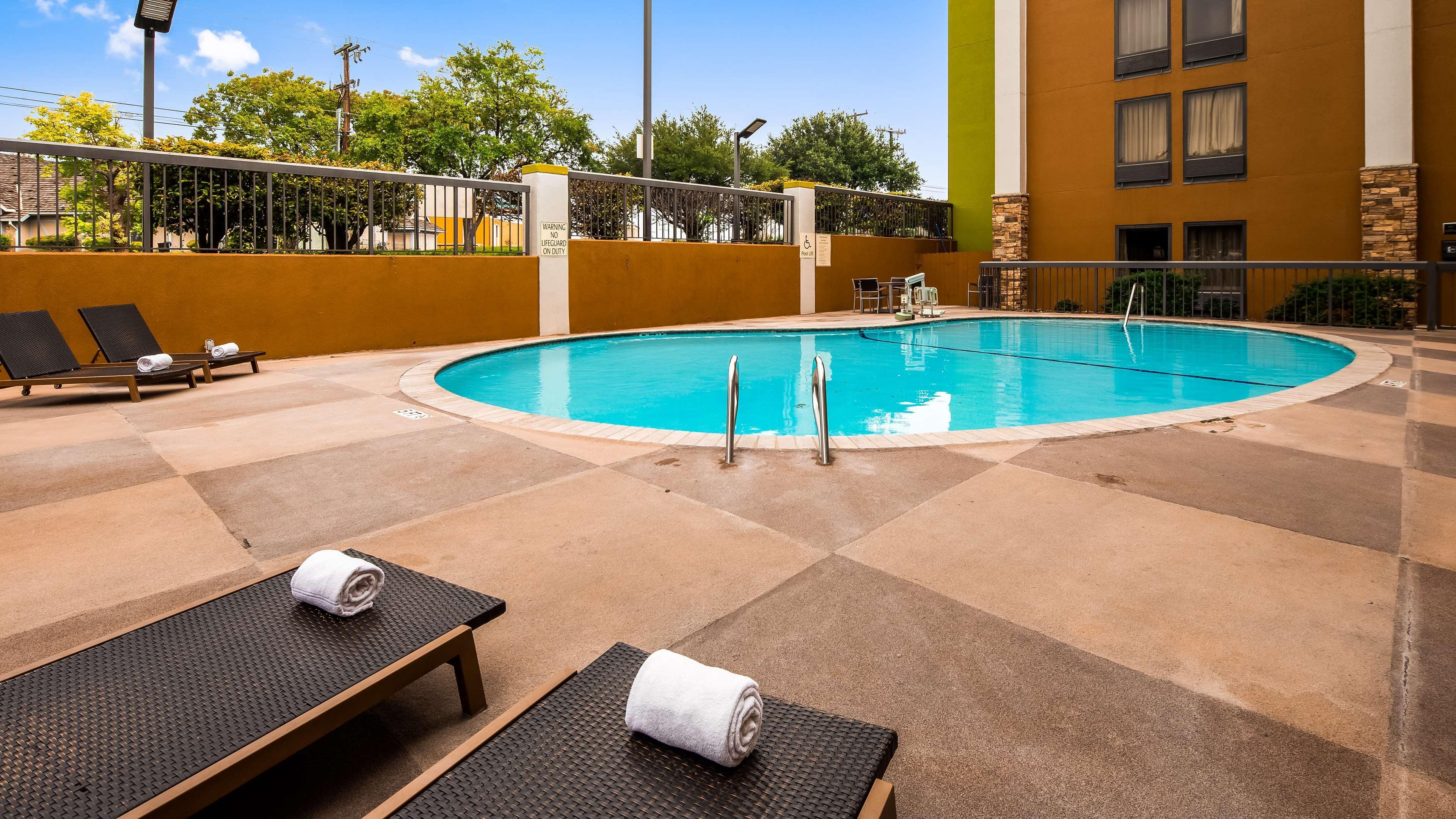 Clarion Pointe Near Medical Center 호텔 샌안토니오 외부 사진